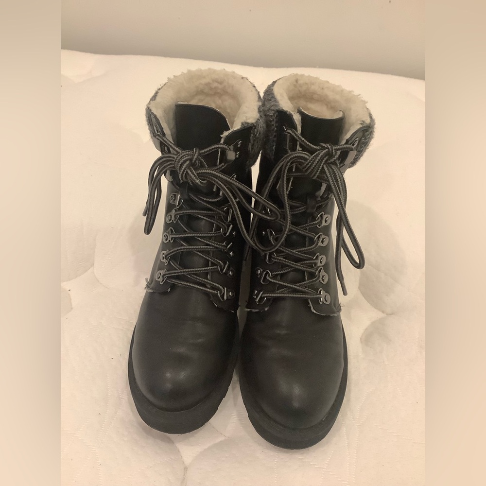 MIA Winter combat boots
